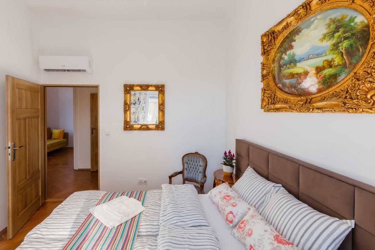 Ok Apartments Old Town كراكوفيا المظهر الخارجي الصورة